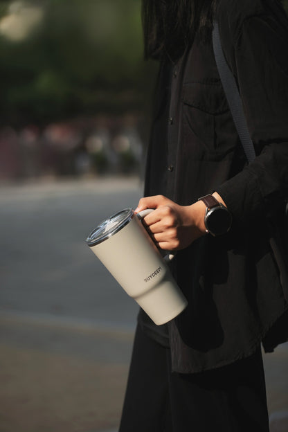 Buydeem DS57 700ml Insulated Tumbler with Straw, Oat White