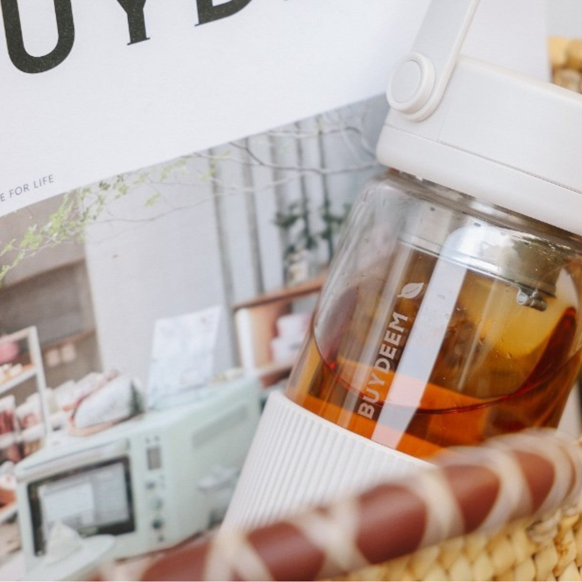 Buydeem DG42 300 ml White Glass Bottle with Infuser