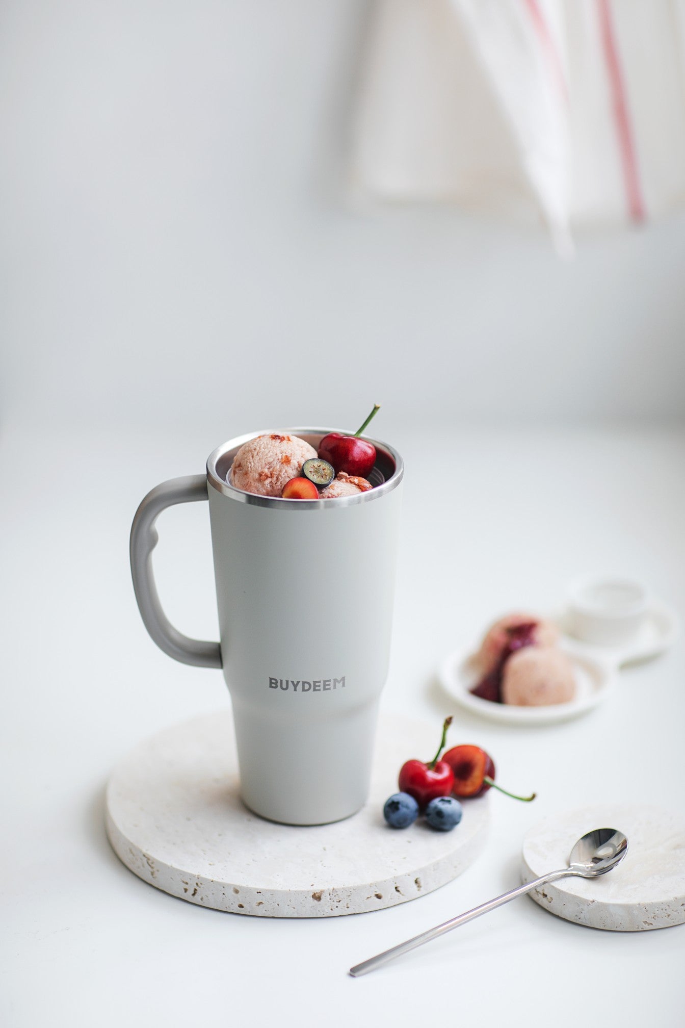 Buydeem DS57 700ml Insulated Tumbler with Straw, Oat White