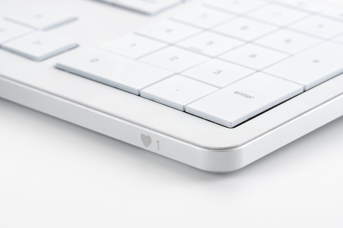 CLEVETURA CLVX 1 RGB Touch-Tastatur MacOS Windows Linux Weiß
